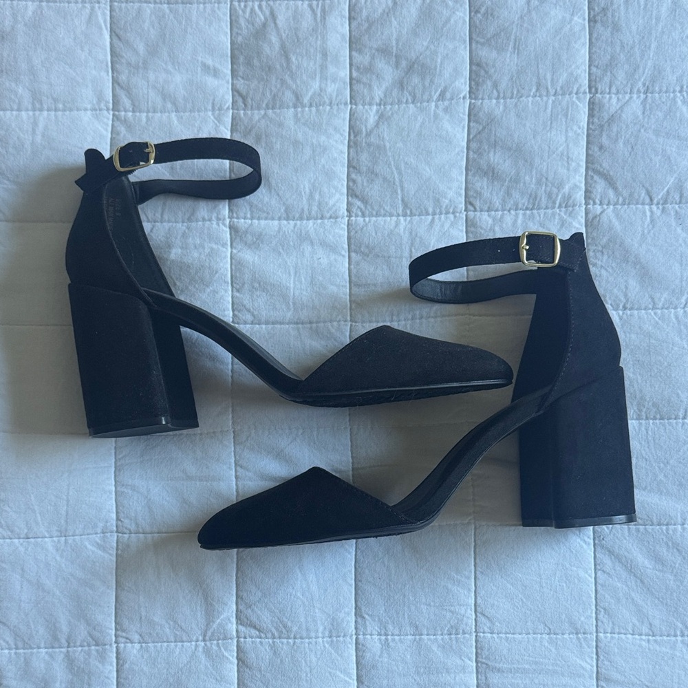 Lulu's Black Classic Heels